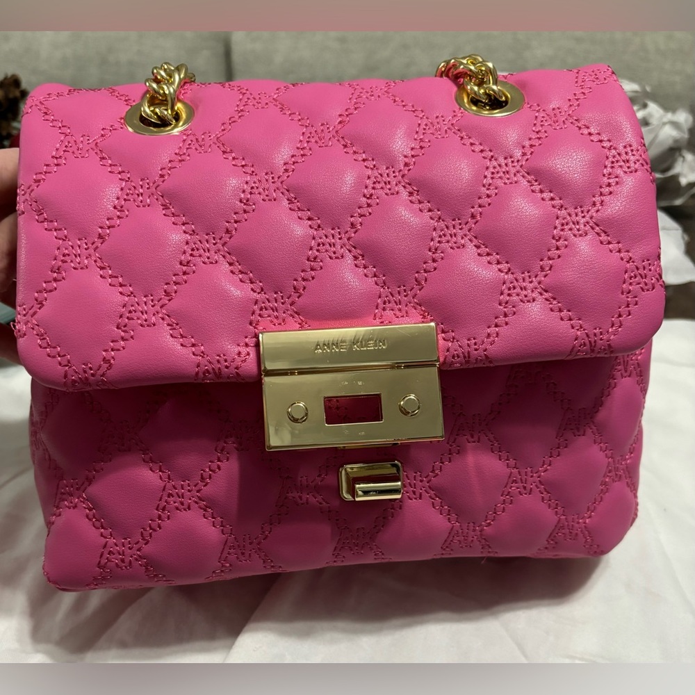 Anne Klein Quilted Turn Lock Shoulder Bag NWOT - Picture 2 of 10